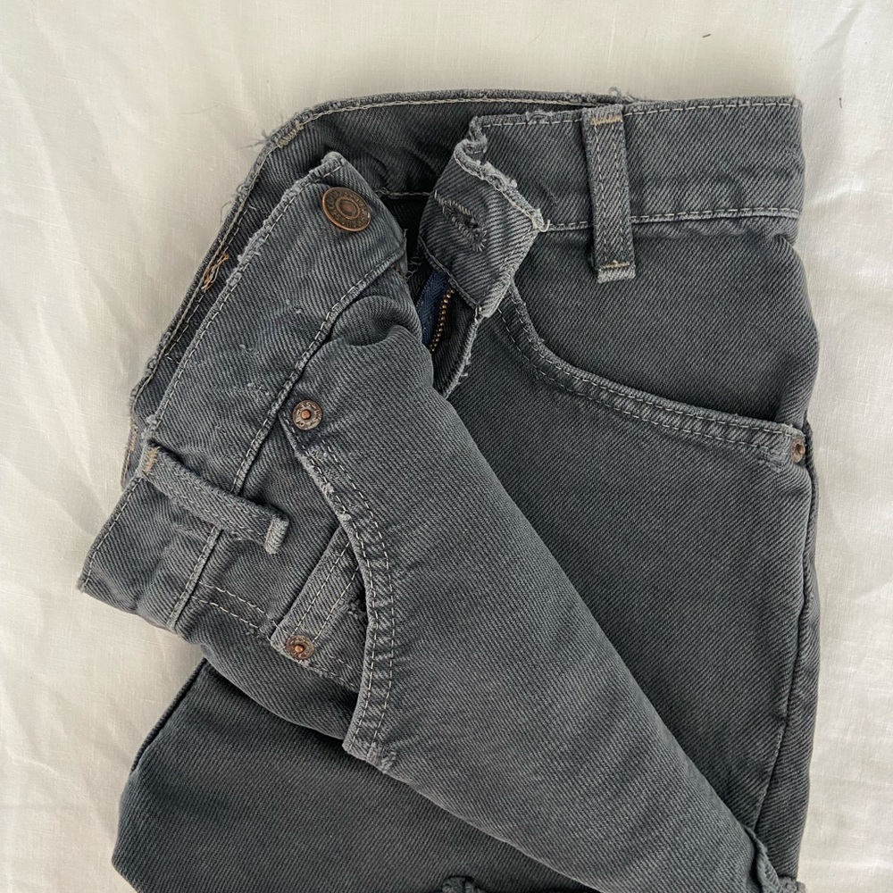 Levi’s Reworked High Rise denim shorts 🖤 - Picture 3 of 4